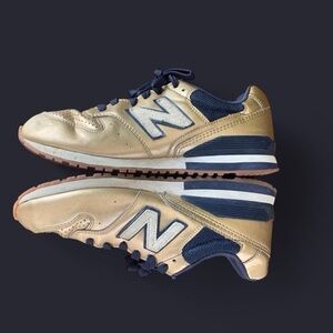 New Balance Metallic Gold and Navy Sneakers 996 gum sole men’s 5 women’s 6.5
